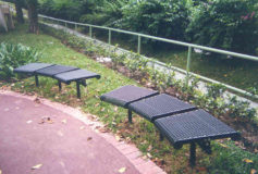 plastisol coated 45-degree bench with direct bury legs