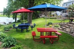 picnic table umbrella