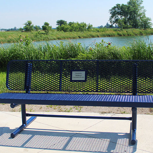 plastisol coated memorial bench with dedication plaque