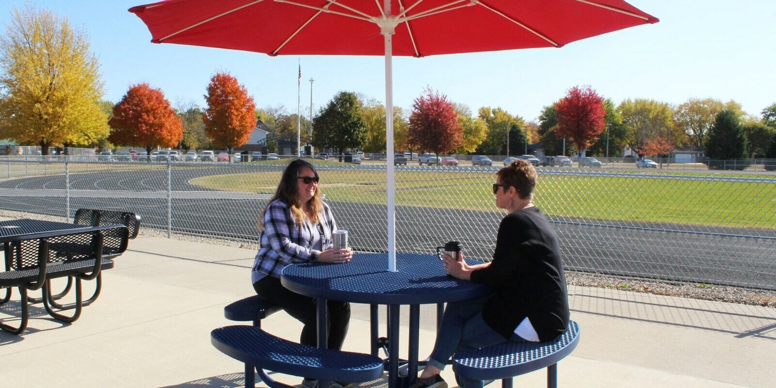 round picnic tables are best for bonding and communication