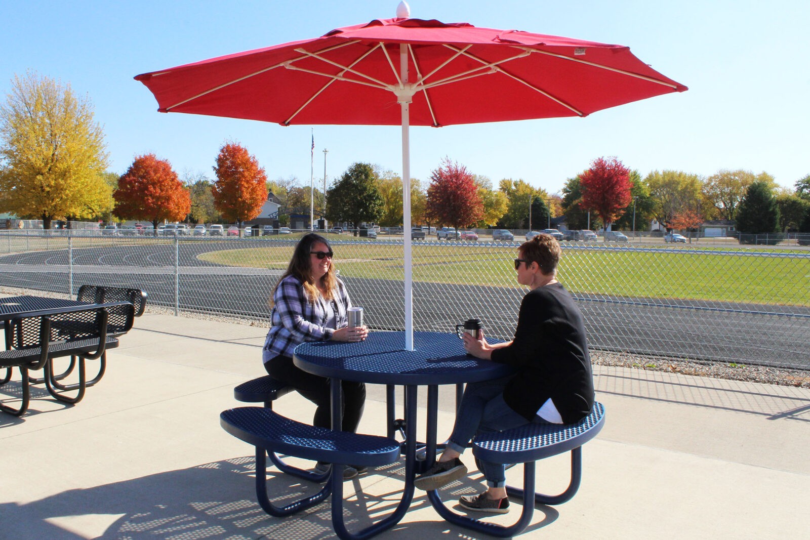round picnic tables are best for bonding and communication